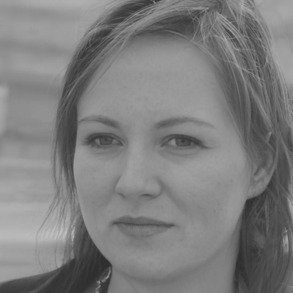 Портрет преподавателя Маи Петрович